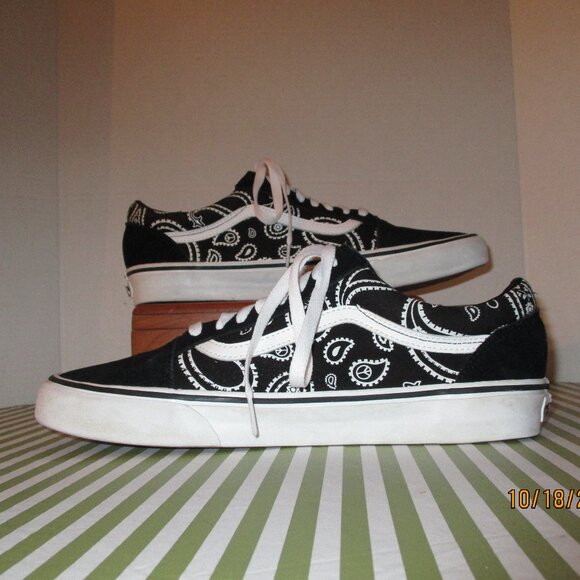 Vans Old Skool Sneakers - Picture 4 of 15